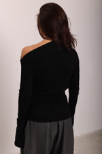 Джемпер-водолазка из тонкого трикотажа