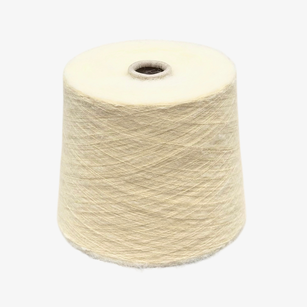 Bianca, Lanificio dell Olivo, 55% беби альпака супер файн 15% меринос 30% ра, 1000 м./100 гр.