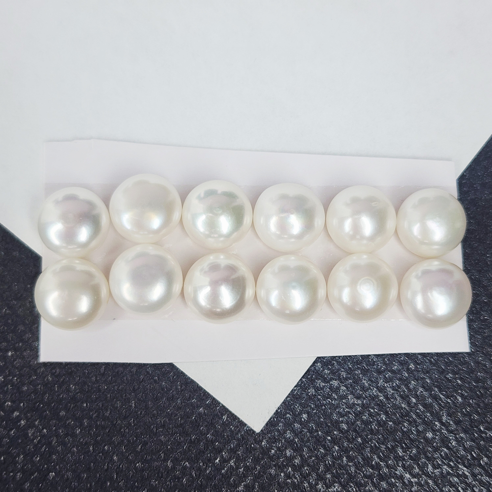 Жемчуг натуральный белый, 9мм, подушечка кабошон, полупросверленный, цена за пару