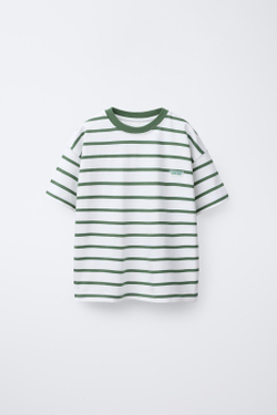 ZARA ФУТБОЛКА В ПОЛОСКУ ИЗ ПЛОТНОГО ДЖЕРСИ С НАШИВКОЙ, ЗЕЛЕНЫЙ