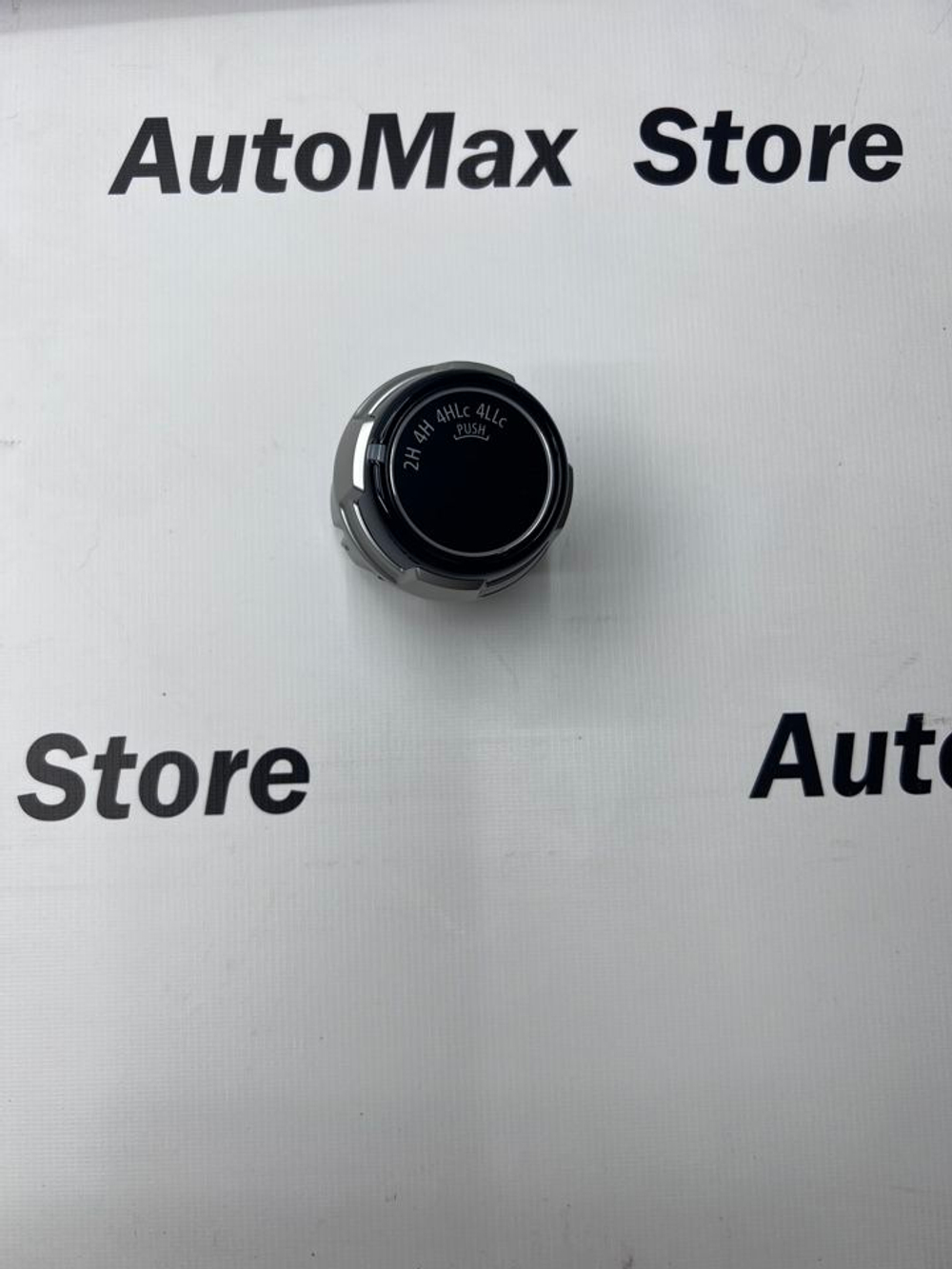 Кнопка включения полного привода Мицубиси Паджеро. 8604A046XA. Оригинал.