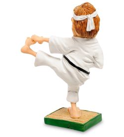 RV-937 Статуэтка «Каратист» (W.Stratford)