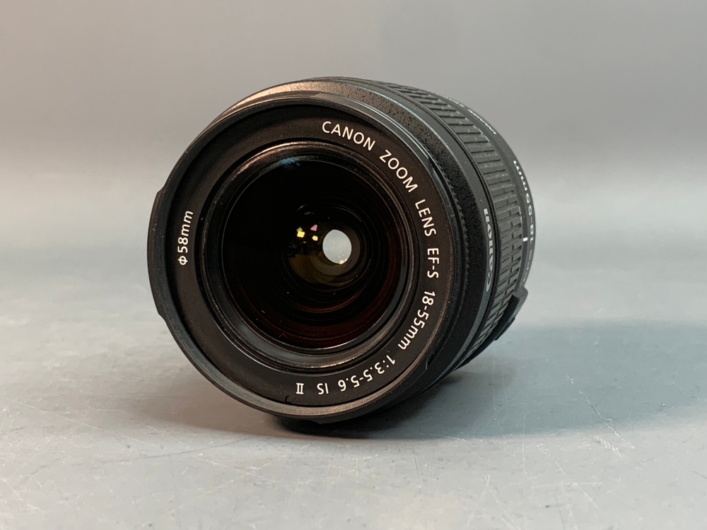 Canon 1100D Kit 18-55mm 3.5-5.6 IS II 17.000 кадров