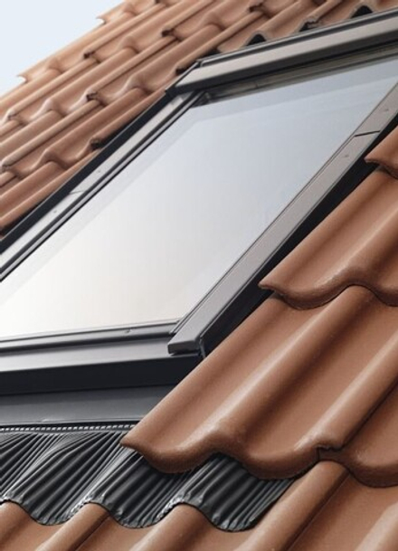 Замена накладок мансардного окна