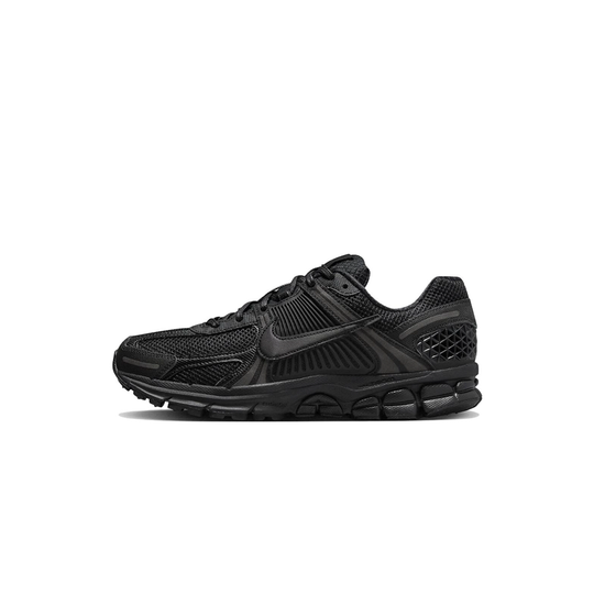 Nike Zoom Vomero 5 "Triple Black"