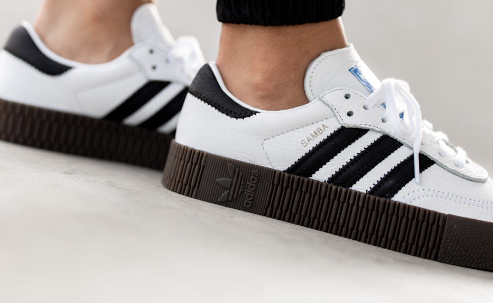 Женские кроссовки Adidas Originals Sambarose WMNS 'White Black Gum' AQ1134