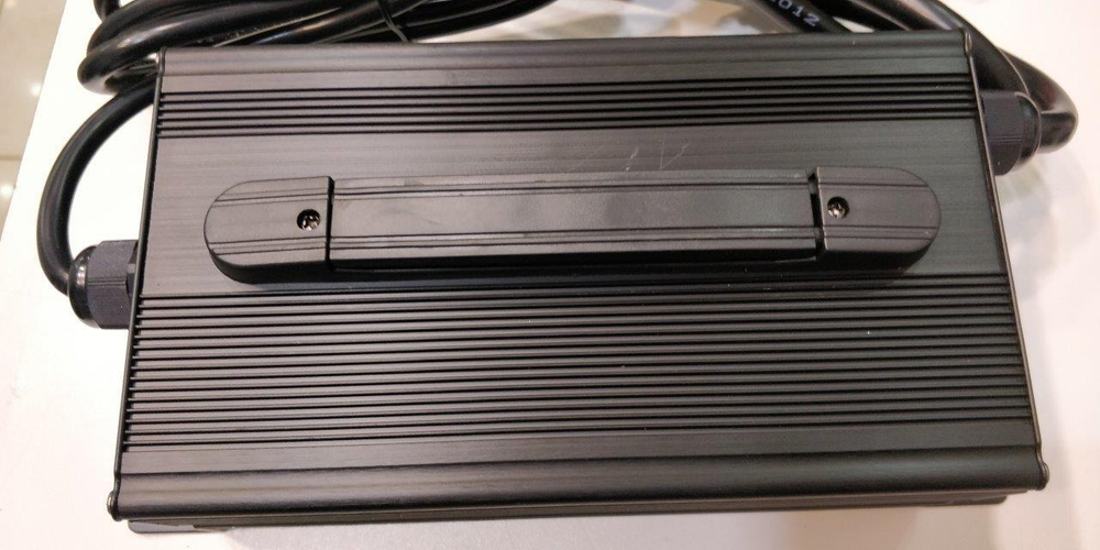 Зарядное устройство ET LF8-30EL