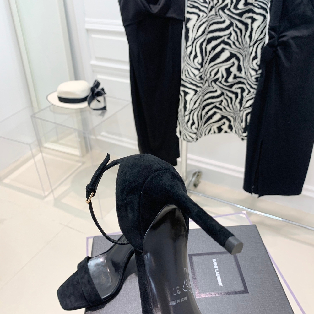 Saint Laurent Pumps