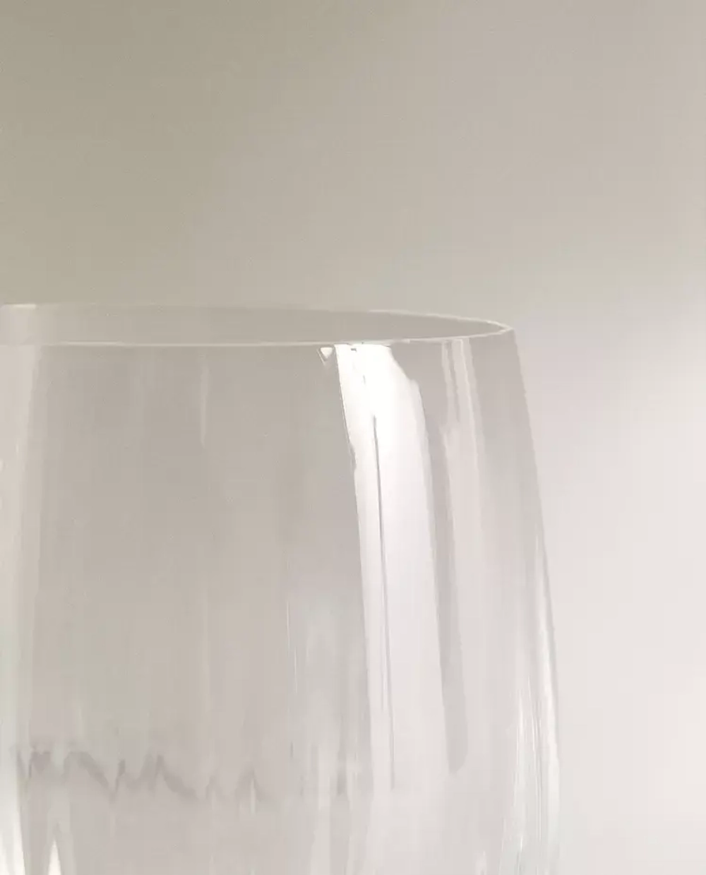 ZARA HOME СТАКАН ИЗ СТЕКЛА BOHEMIA CRYSTAL С УЗОРОМ В ВИДЕ ЛИНИЙ, ПРОЗРАЧНЫЙ