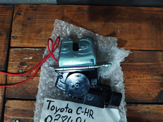 Замок багажника Toyota C-HR 16-нв Б/У Оригинал 69350F4010