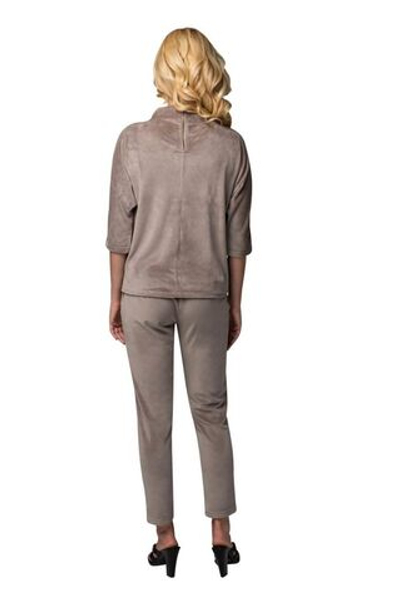 Костюм с декором на груди и замочком на спинке (Размер: XL) (Цвет: бежевый)