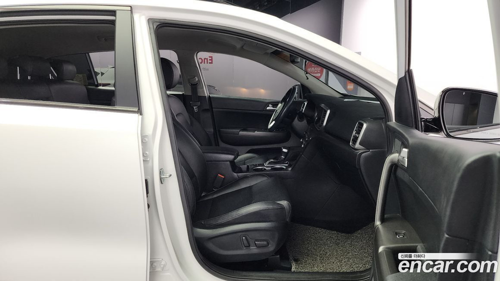 Kia Sportage The Bold Бензин 2.0 2WD (05.2021)