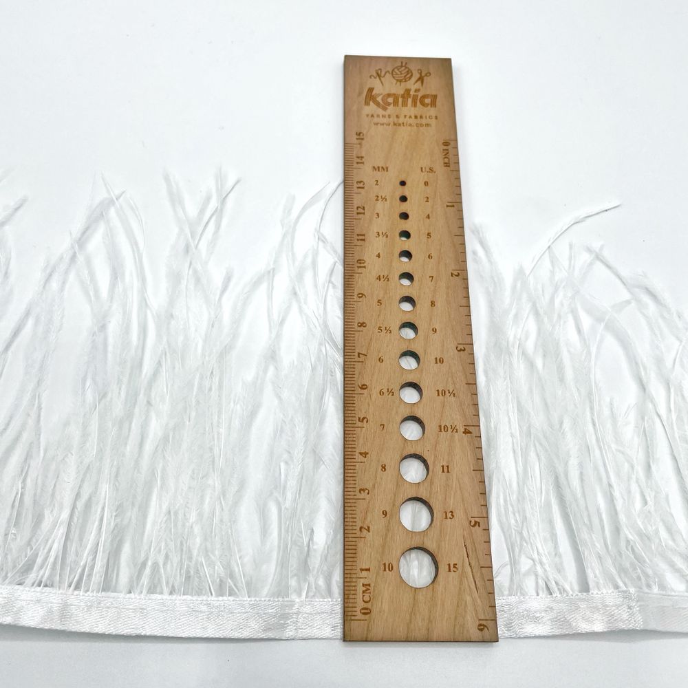 Перья страуса на ленте