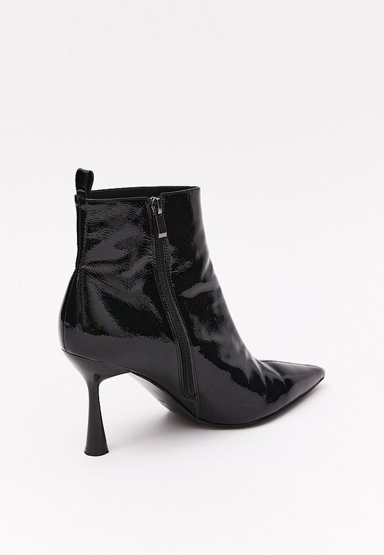 Ботильоны лаковые с острым мысом, черный