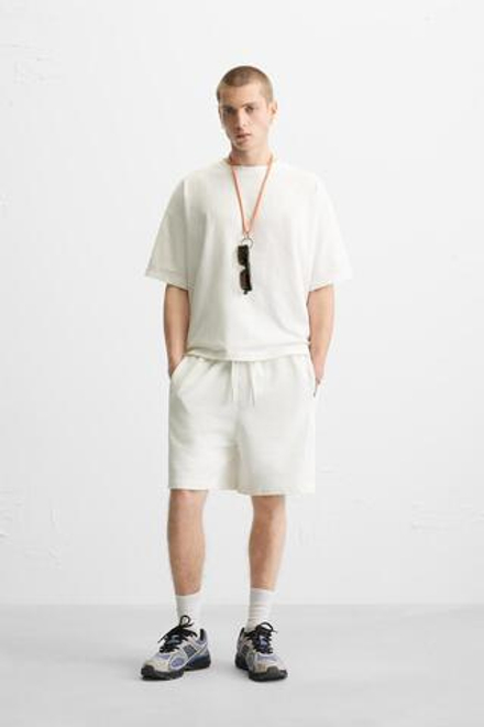 ZARA ШОРТЫ-ДЖОГГЕРЫ СВОБОДНОГО КРОЯ С ЭФФЕКТОМ ПОТЕРТОСТИ, ЖЕЛТОВАТО-БЕЛЫЙ
