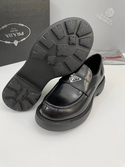 Лоферы Prada