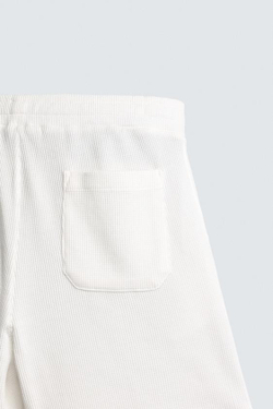 ZARA ШОРТЫ-ДЖОГГЕРЫ С ВАФЕЛЬНОЙ ФАКТУРОЙ, ЖЕЛТОВАТО-БЕЛЫЙ