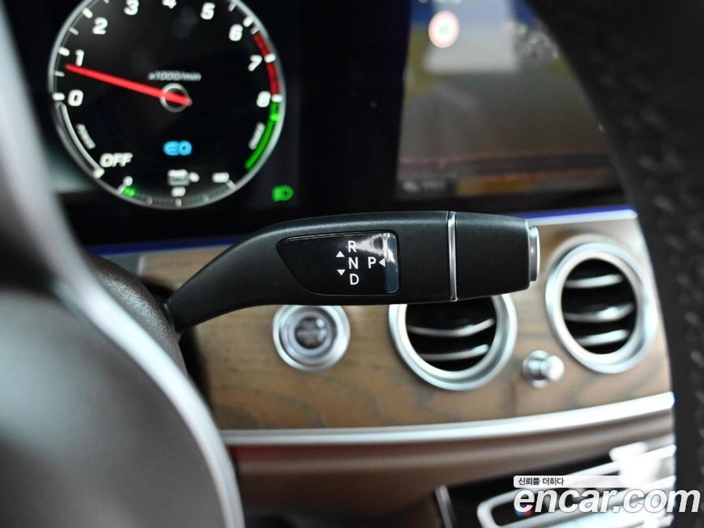 Mercedes-Benz E-Class W213 E300e 4MATIC Exclusive (09.2020)
