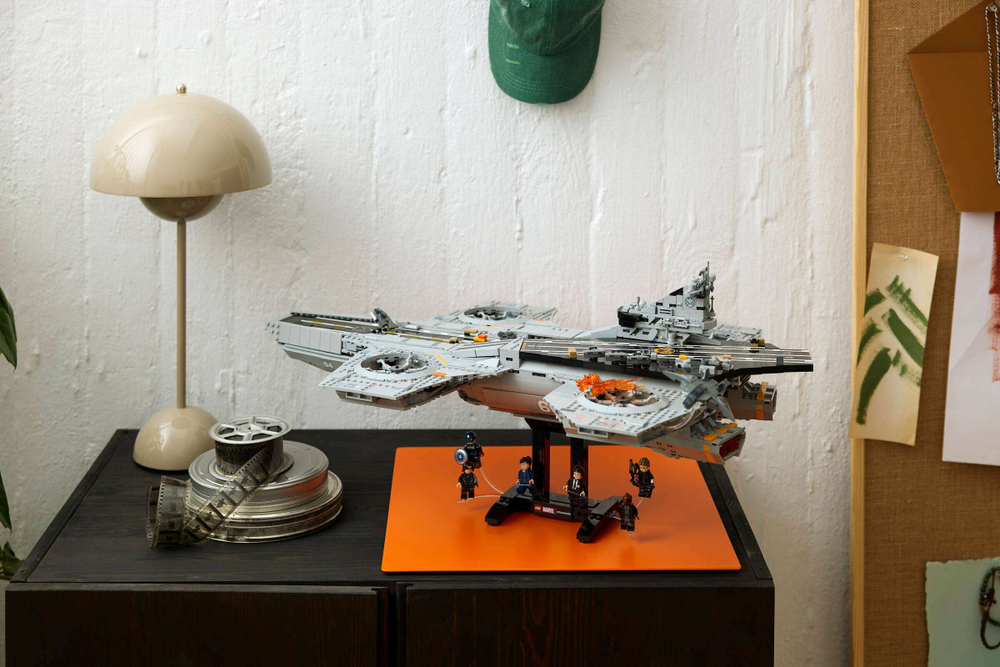 Конструктор LEGO Marvel 76354 S.H.I.E.L.D. Helicarrier