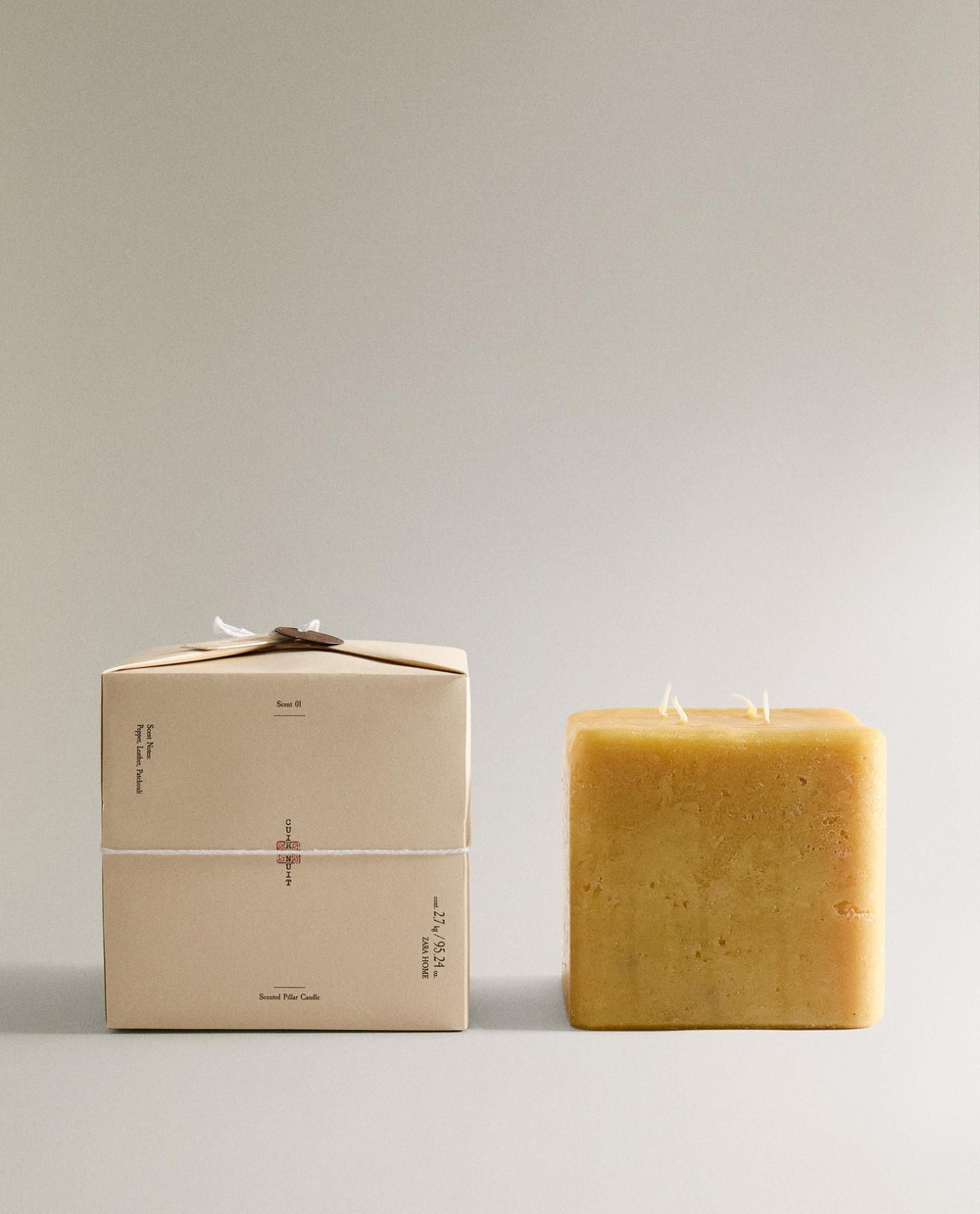 Zara Home - Квадратная ароматическая свеча cuir nuit, 2700 г