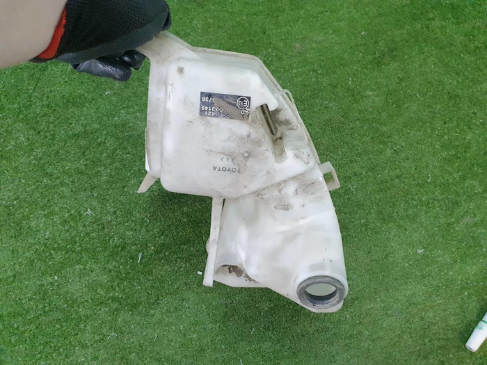 Бачок омывателя Toyota Camry xv70 (2017-н.в.)