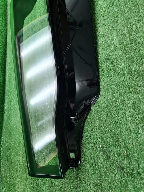 Стекло фары левое BMW X7 G07 (2019-2022)