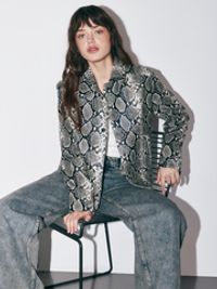 Куртка из экокожи "Питон" женская