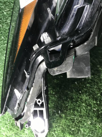 Битая Фара правая Lexus ES 7 (2018-2021) LED