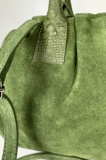 Женская зеленая сумка из натуральной замши