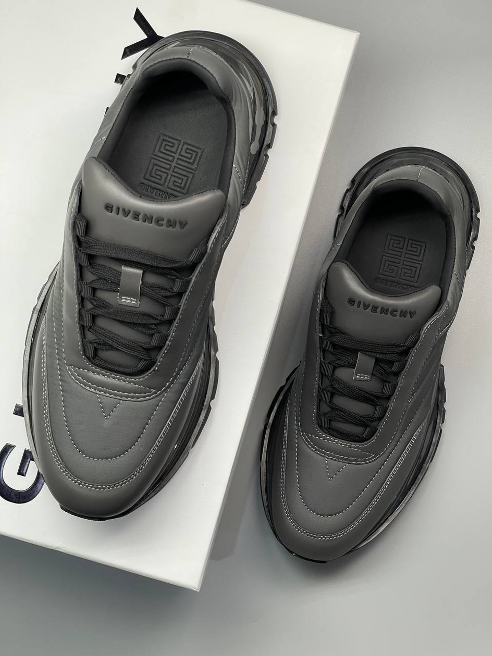 Кроссовки Givenchy