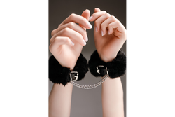 Лунный свет Наручники бейсик на блестящей цепи (черные)