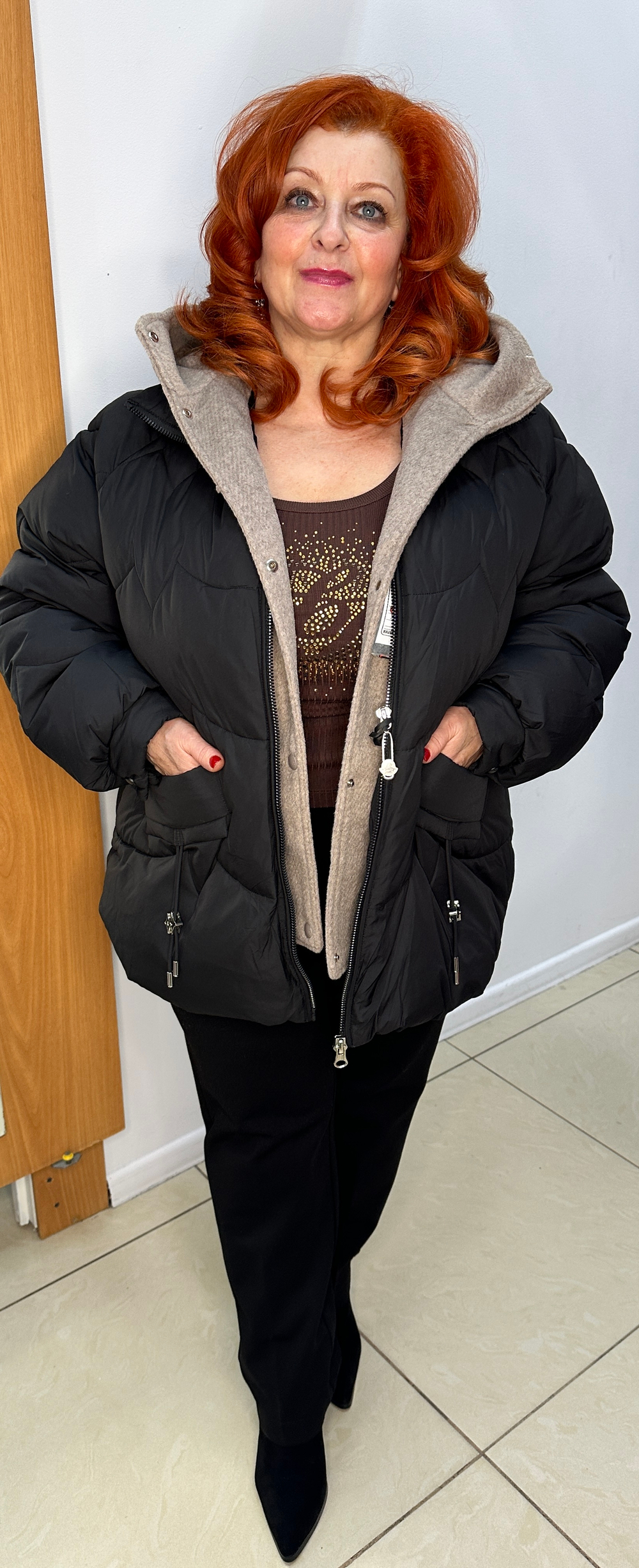 Зимняя черная комбинированная куртка