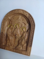 Освященная Икона Святой Троицы резная из дуба 14х17.5 см