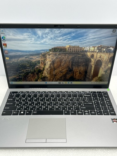 Ноутбук Sony VAIO (NE15V2IN068P) 15.6"/AMD Ryzen 3 3200U/RAM 8GB/SSD 512GB/AMD Radeon Vega 3/1920*1080/IPS/Windows 11/Подсветка кл-ры: LED/Cеребристый. Состояние: С2/не ориг. зарядка