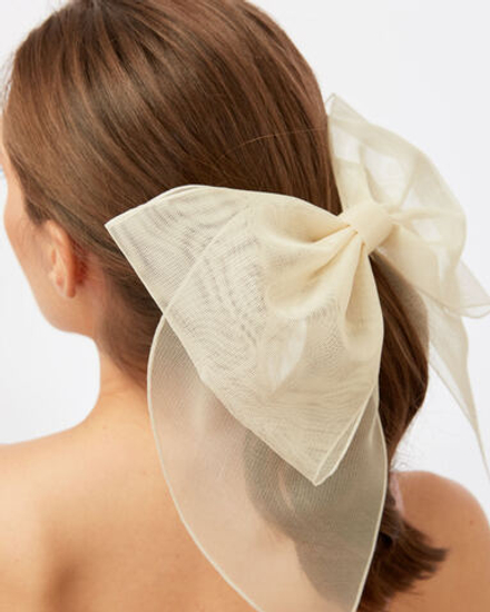 Бант объемный из белой сетки