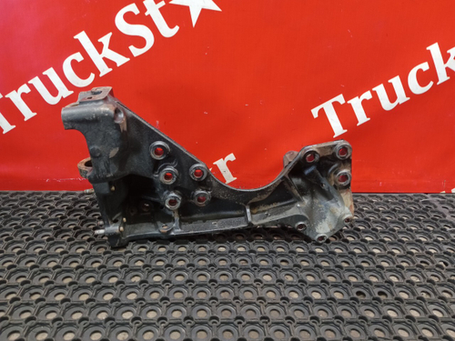 Кронштейн переднего бампера левый