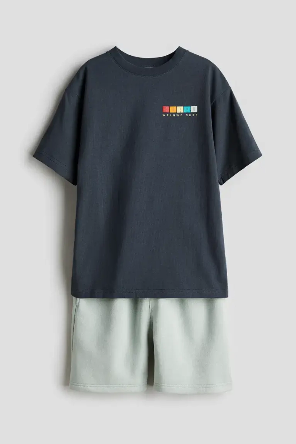 H&M Комплект из футболки и шорт с контрастным принтом, темно-серый