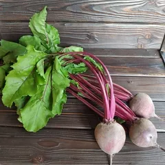 Свекла домашняя с ботвой / 1 кг