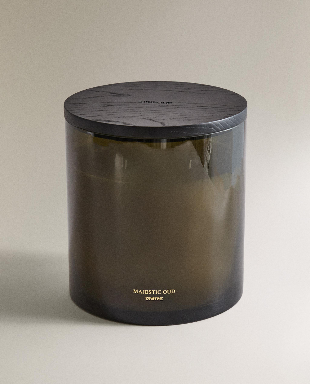 Zara Home Свеча ароматическая Majestic Oud 2000 г, растительный воск, аромат восточный древесный, Коричневый