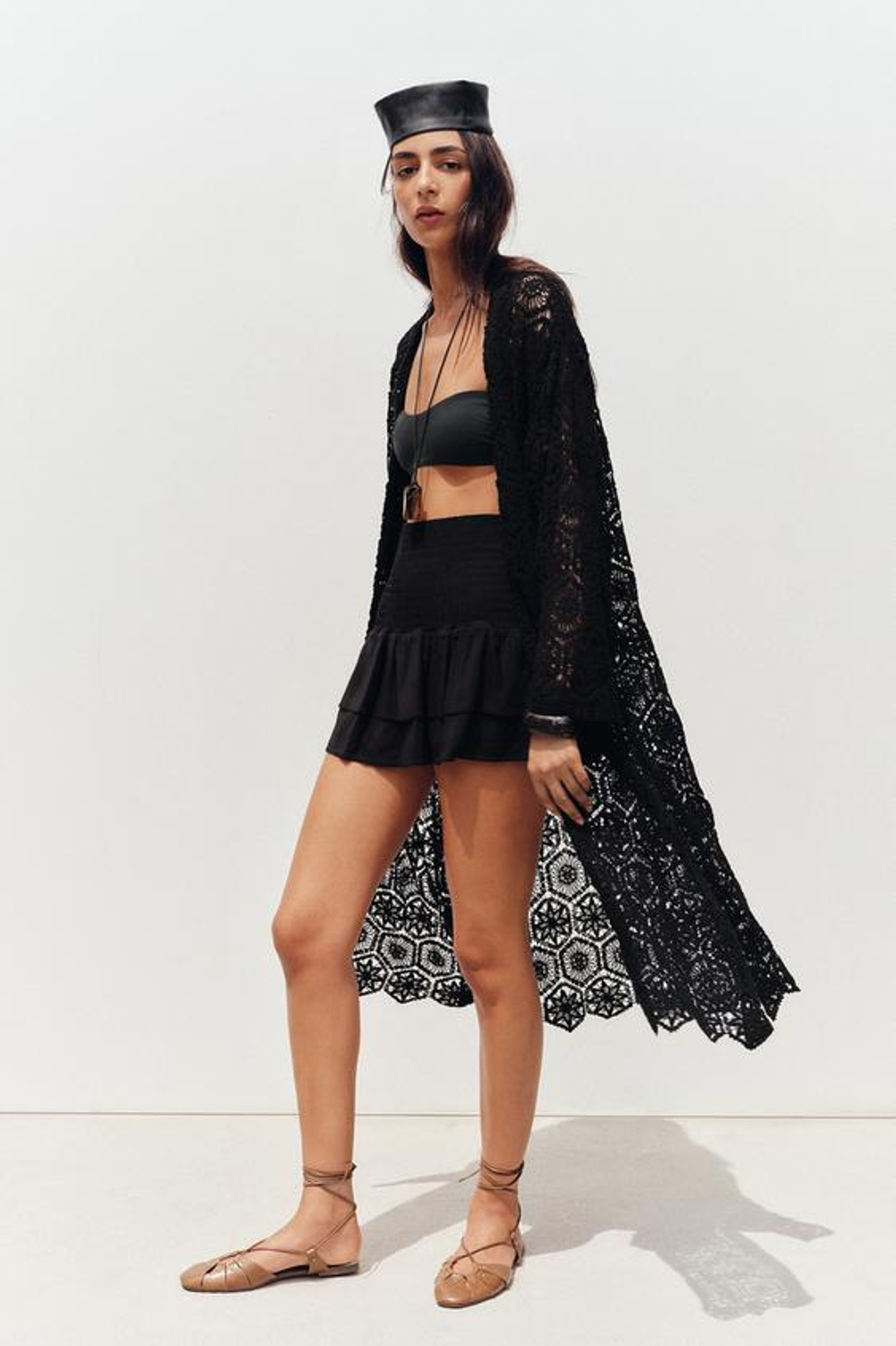 ZARA ЮБКА-ШОРТЫ С ВЫСОКОЙ ТАЛИЕЙ И ВОЛАНАМИ, ЧЕРНЫЙ