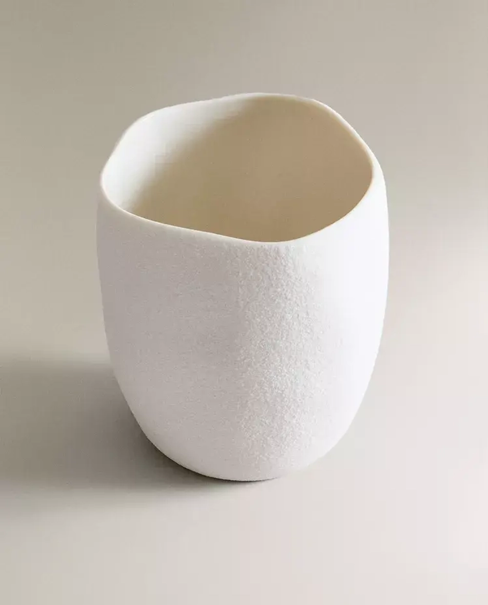 ZARA HOME СТАКАН ДЛЯ ЗУБНЫХ ЩЕТОК С РЕЛЬЕФНЫМ УЗОРОМ, БЕЛЫЙ