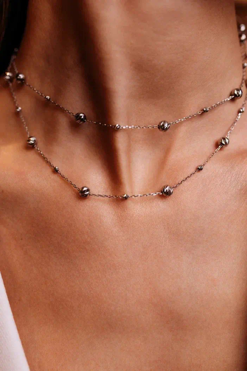 Колье двойное "QUIET LUXURY" с шарами и алмазными гранями в серебре