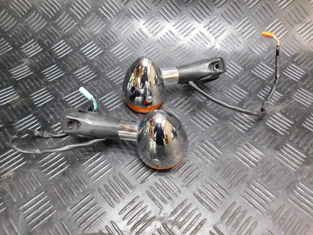 Поворотники передние Honda Shadow VT400S NC46