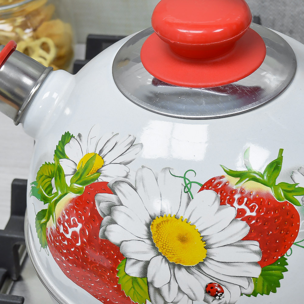 Чайник 3,5л со свистком, консольная ручка, белый "Клубника с ромашкой"