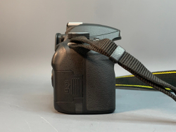 Nikon D3200 kit 18-55mm 3.5-5.6G VR 6.500 кадров