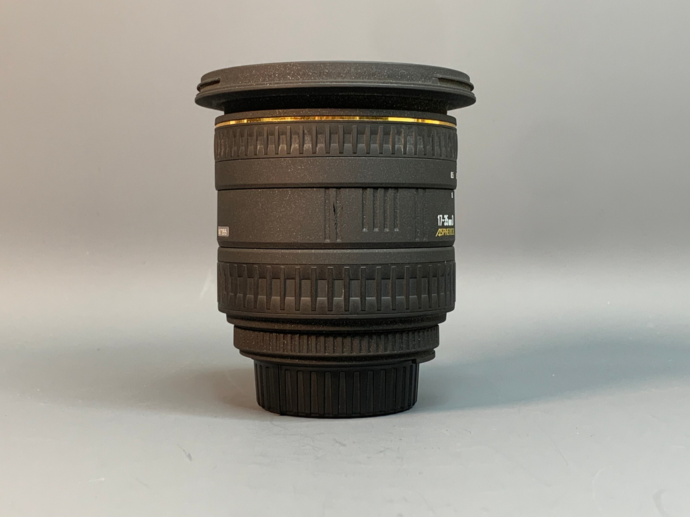 Sigma 17-35mm D 2.8-4 DG HSM Nikon F внутри пыль