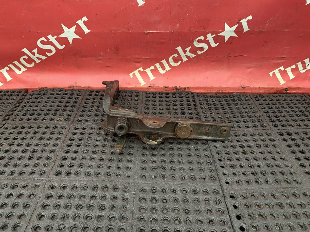 Кронштейн торсиона кабины правый