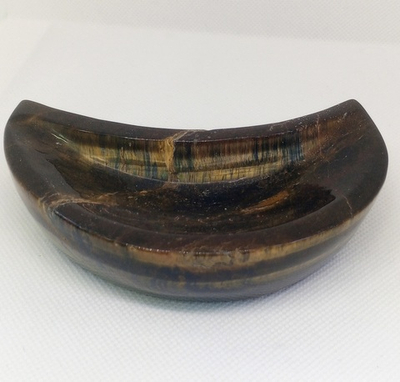 Пепельница в виде луны из натурального тигрового глаза