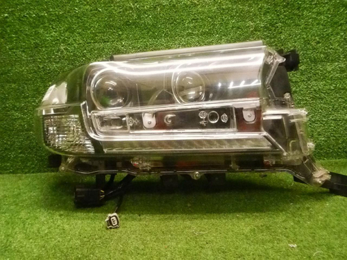 Фара правая Toyota Land Cruiser 200 (2015-2021) LED Black