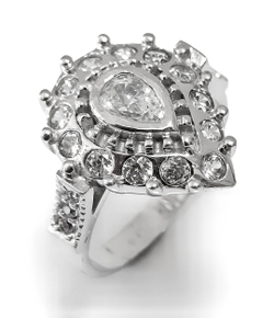 "Эстерелла" - ювелирное кольцо из серебра с фианитом, вес 4,46 г, проба 925